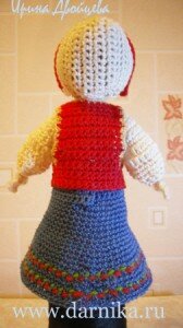 в жилете сзади