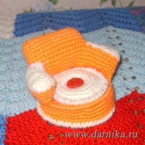 Кукольное кресло